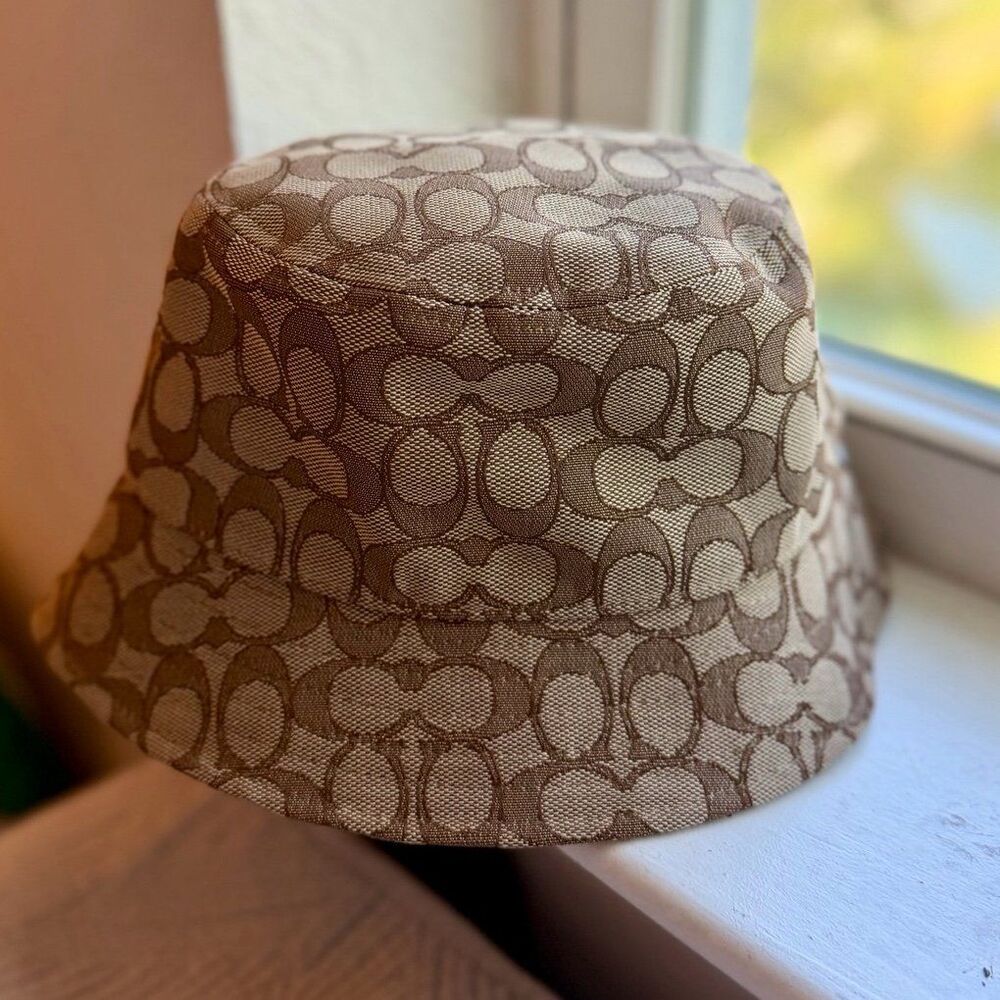 Coach C7982 Signature Jacquard Bucket Hat in Excellent Used Condition